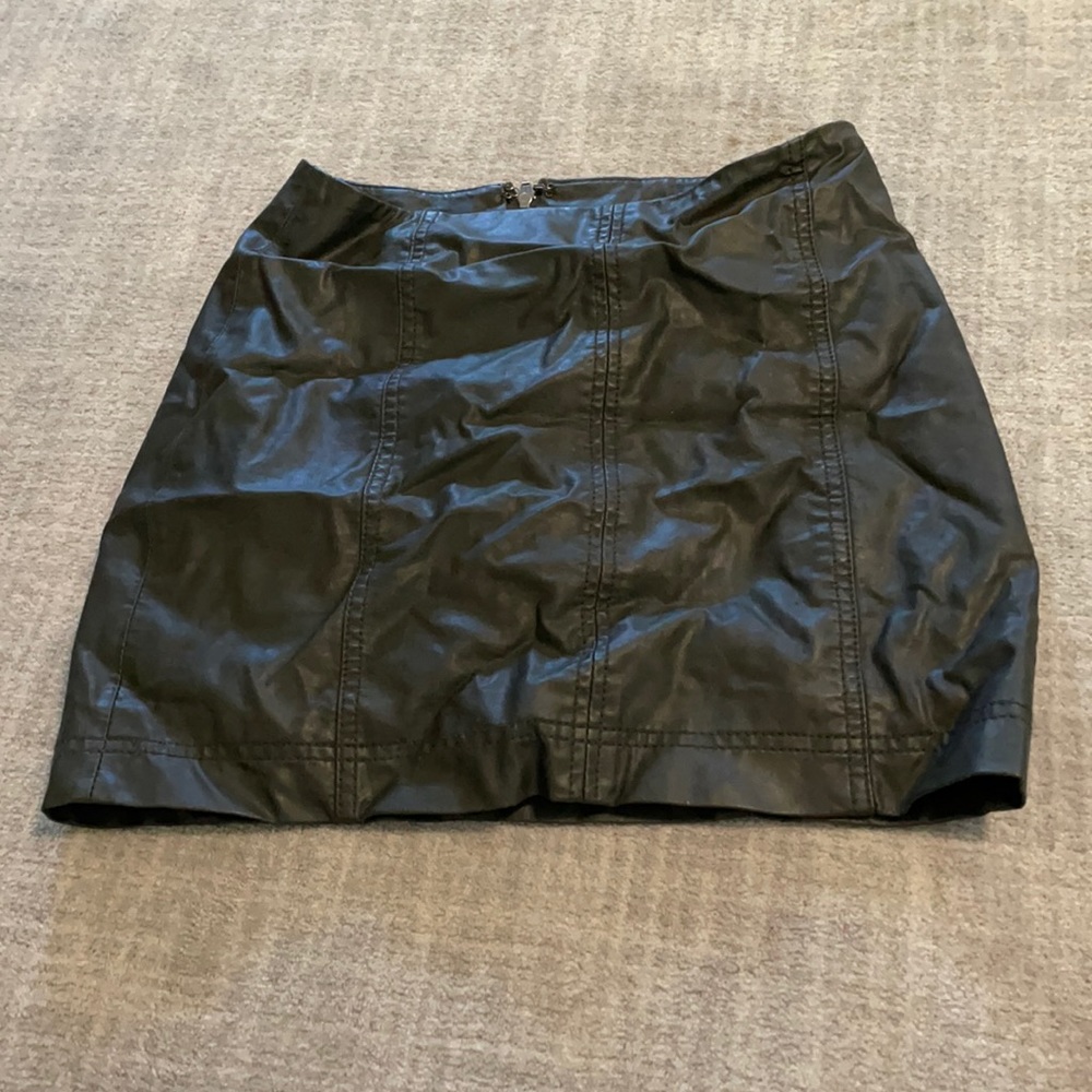 leather skirt